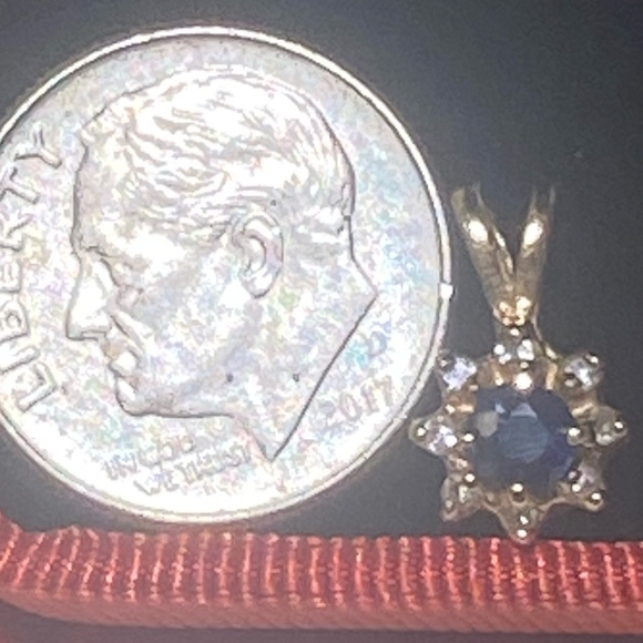 Beautiful Blue sapphire 14k Yellow Gold Pendant! - Picture 3 of 6